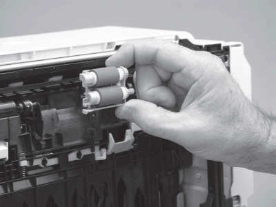 Kyocera taskalfa 3253ci. Kyocera 2040 лоток. Застревание бумаги в принтере. Принтер самсунг зажевывает бумагу. Kyocera заминает бумагу.