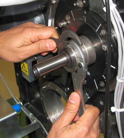 Installing the ITM bearing alignmentjig HP® Customer Support