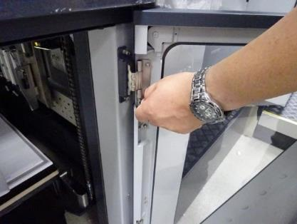 Removing the stacker and theattachment frame | HP® Customer Support