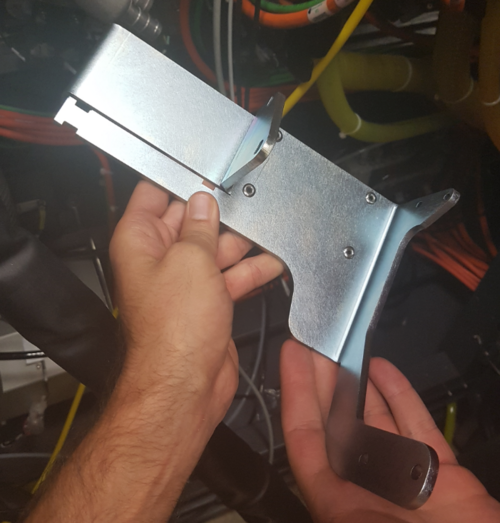 Installing the WallMop Static BracketAssembly | HP® Customer Support